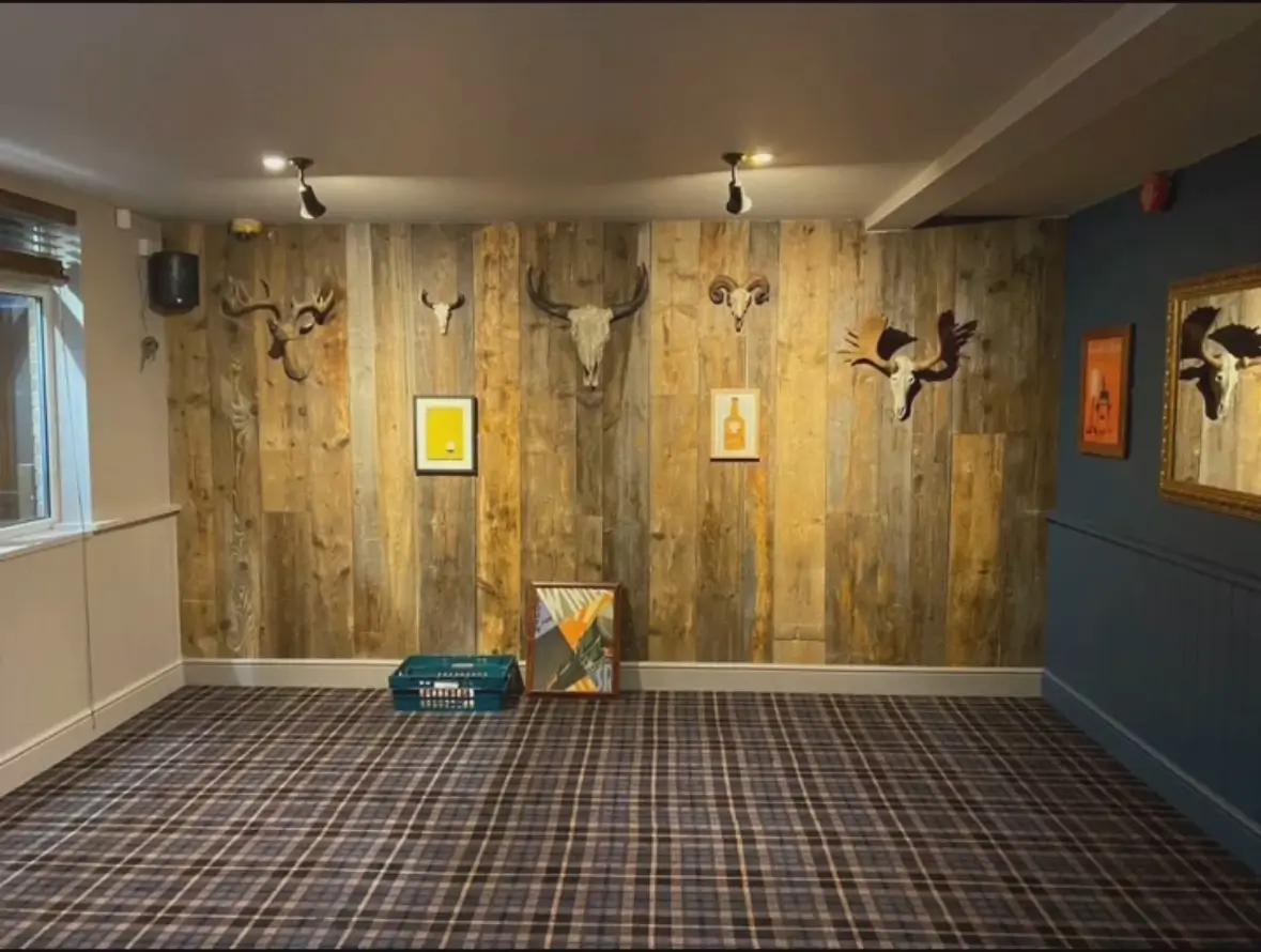 Commercial Decorators vs Residential Decorators – What’s the Difference?